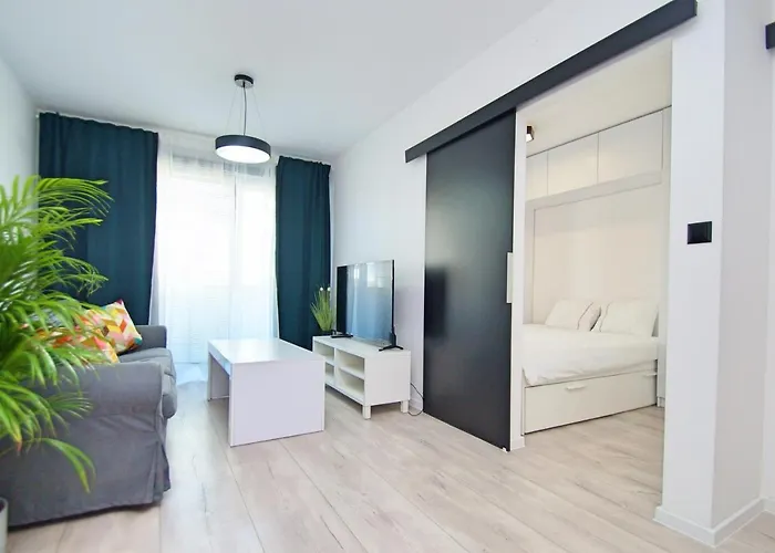 Katowice, 3 Stawy, Pulaskiego 42, Free Parking